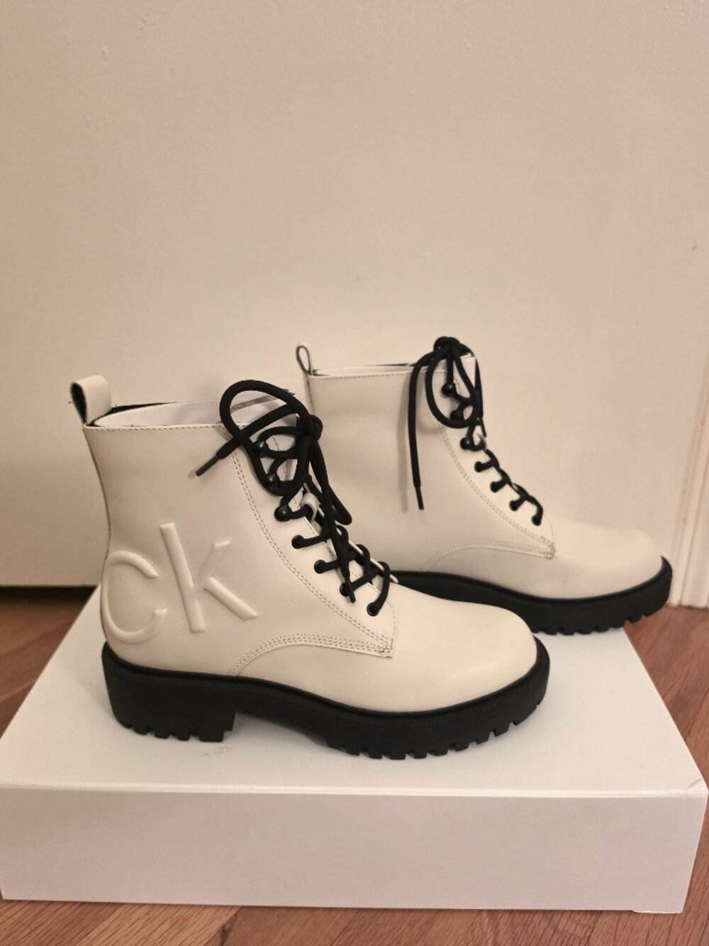 NWOB Calvin Klein White Black CK Logo Combat Boots Size 8